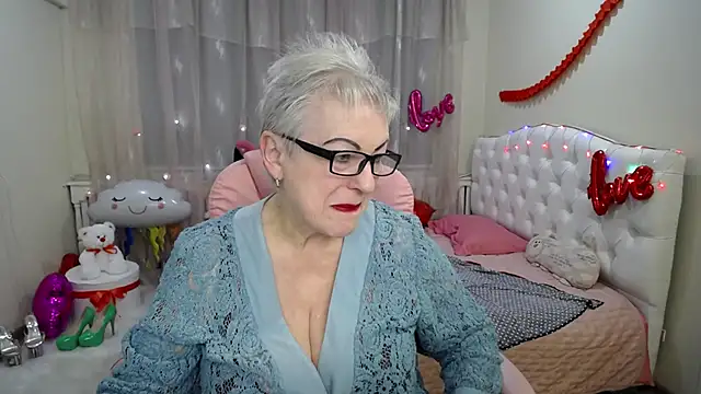 KayleSmoll online show from February 20, 4:28 am