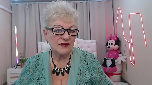 Snapshot of KayleSmoll chatting on May 15, 6:39 pm KayleSmoll online show from May 15, 6:39 pm