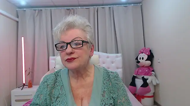 Snapshot of KayleSmoll chatting on April 27, 6:39 pm KayleSmoll online show from April 27, 6:39 pm