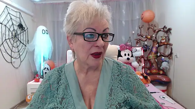 KayleSmoll online show from October 31, 7:43 pm