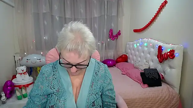 KayleSmoll online show from February 26, 7:42 pm