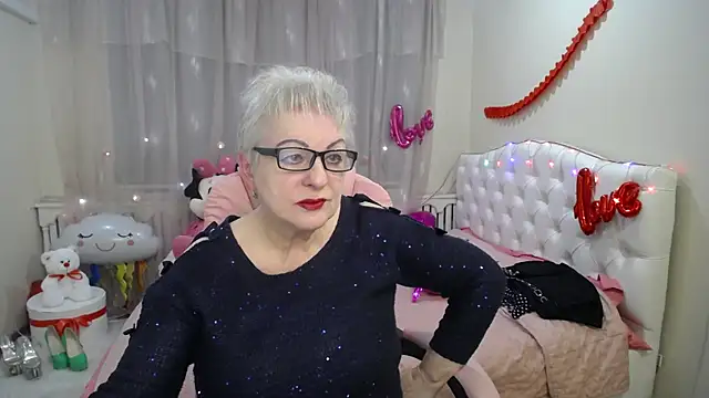 KayleSmoll online show from March 11, 7:25 pm