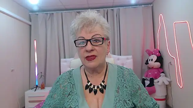 Snapshot of KayleSmoll chatting on May 19, 6:37 pm KayleSmoll online show from May 19, 6:37 pm