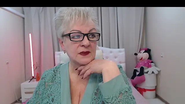 KayleSmoll online show from April 17, 6:55 pm