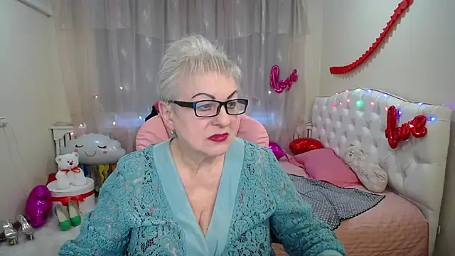KayleSmoll online show from March 8, 5:17 am