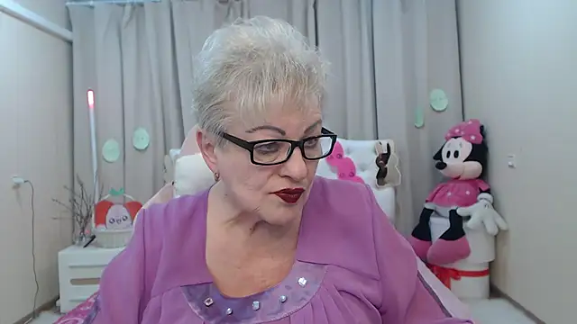 KayleSmoll online show from April 3, 6:47 pm