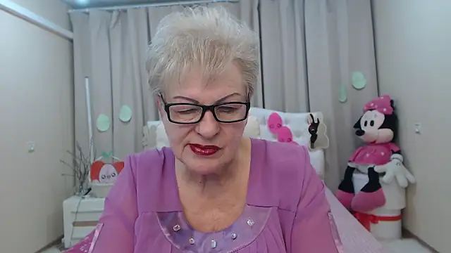 KayleSmoll online show from April 4, 6:47 pm