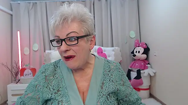 KayleSmoll online show from April 11, 6:44 pm