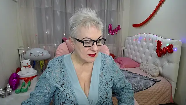 KayleSmoll online show from February 20, 1:25 am