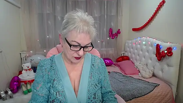 KayleSmoll online show from March 5, 5:18 am