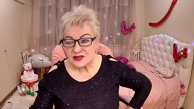 KayleSmoll online show from March 18, 7:44 pm