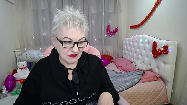 KayleSmoll online show from February 19, 4:55 am
