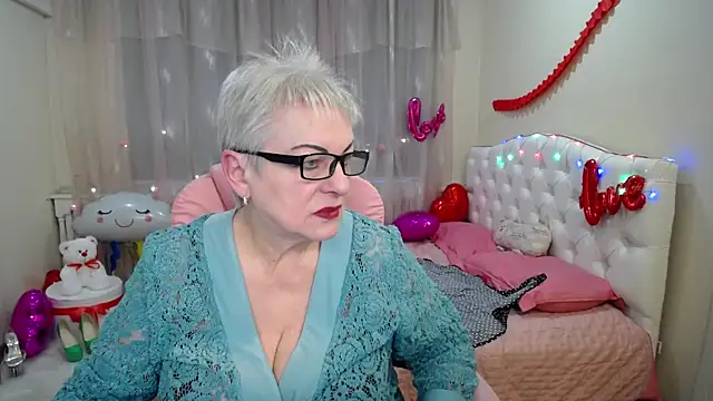 KayleSmoll online show from February 26, 5:03 am