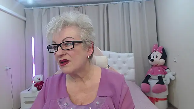 KayleSmoll online show from March 24, 8:09 pm