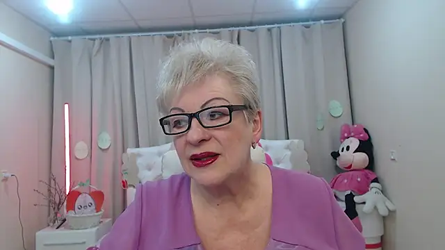 KayleSmoll online show from April 7, 6:54 pm