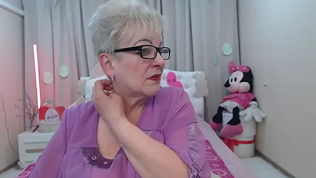 KayleSmoll online show from April 8, 6:42 pm