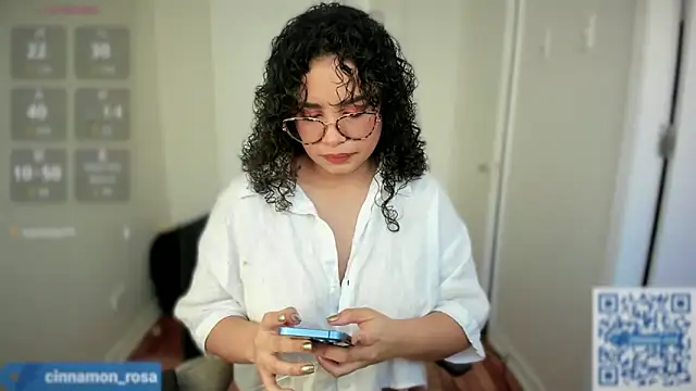 Snapshot of cinnamon_rosa chatting on March 20, 9:13 pm cinnamon rosa online show from March 20, 9:13 pm