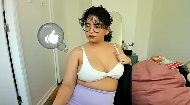 Snapshot of cinnamon_rosa chatting on January 4, 10:24 pm cinnamon rosa online show from January 4, 10:24 pm