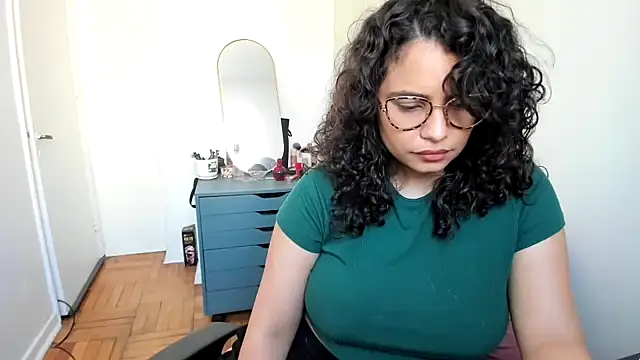 Snapshot of cinnamon_rosa chatting on February 22, 9:37 pm cinnamon rosa online show from February 22, 9:37 pm