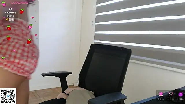 cinnamon rosa online show from February 8, 2:48 pm