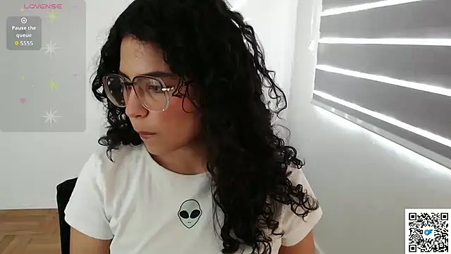 Snapshot of cinnamon_rosa chatting on October 8, 8:42 pm cinnamon rosa online show from October 8, 8:42 pm