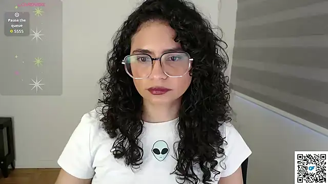 Snapshot of cinnamon_rosa chatting on October 16, 10:29 pm cinnamon rosa online show from October 16, 10:29 pm