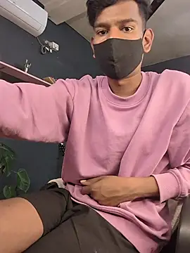 richardjames95 online show from December 2, 7:26 pm