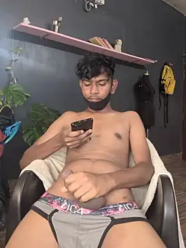 richardjames95 online show from November 1, 9:58 am