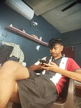 richardjames95 online show from February 12, 7:13 pm