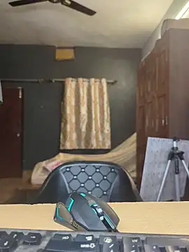 richardjames95 online show from October 13, 8:21 pm