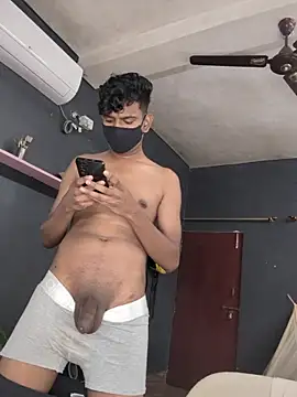 richardjames95 online show from October 28, 1:21 pm