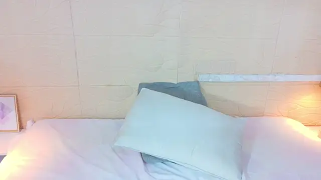 Shamiraa moore online show from September 13, 1:44 pm