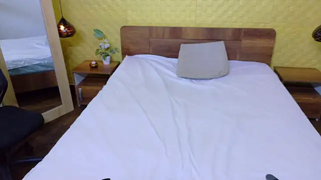 Shamiraa moore online show from March 4, 3:31 pm