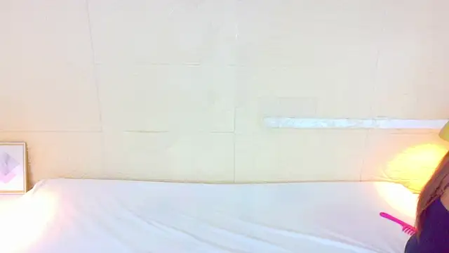 Shamiraa moore online show from April 10, 5:42 pm