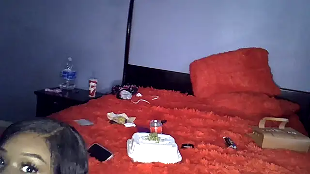 Snapshot of Bree32347 chatting on December 13, 12:31 am Bree32347 online show from December 13, 12:31 am