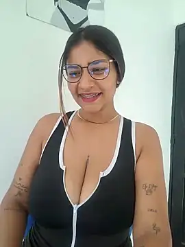 Snapshot of Sofythom1 chatting on October 26, 8:20 pm Sofythom1 online show from October 26, 8:20 pm