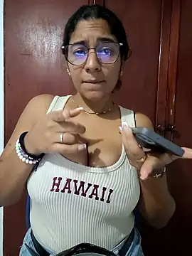 Snapshot of Sofythom1 chatting on January 17, 3:10 am Sofythom1 online show from January 17, 3:10 am