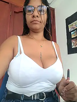 Snapshot of Sofythom1 chatting on May 10, 8:44 pm Sofythom1 online show from May 10, 8:44 pm