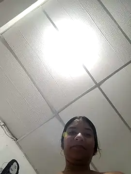 Snapshot of Sofythom1 chatting on November 26, 2:33 am Sofythom1 online show from November 26, 2:33 am