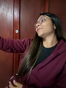 Snapshot of Sofythom1 chatting on January 9, 4:19 am Sofythom1 online show from January 9, 4:19 am