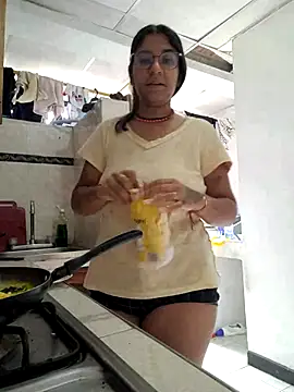 Snapshot of Sofythom1 chatting on June 21, 5:19 pm Sofythom1 online show from June 21, 5:19 pm