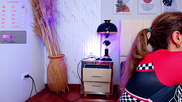 alice-millerr online show from September 25, 7:09 pm