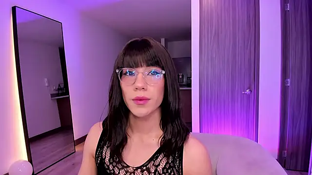 Kaarla    online show from February 11, 11:15 pm