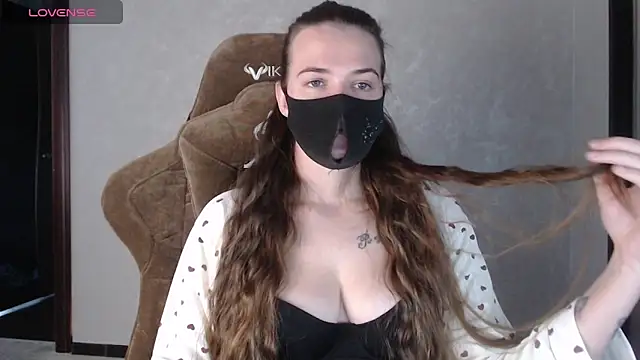 Snapshot of BlackM00n8 chatting on October 2, 9:23 am BlackM00n8 online show from October 2, 9:23 am