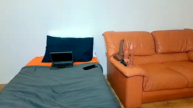 GiantBootyMilf online show from January 8, 5:24 am