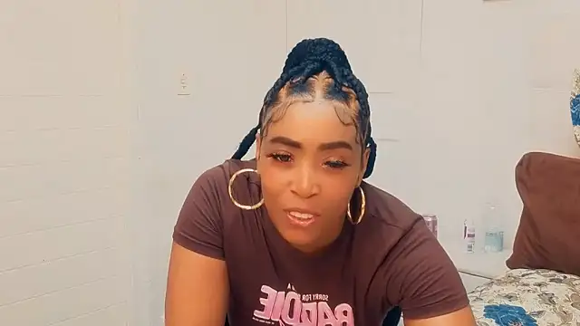 Snapshot of GiantBootyMilf chatting on May 23, 5:45 pm GiantBootyMilf online show from May 23, 5:45 pm
