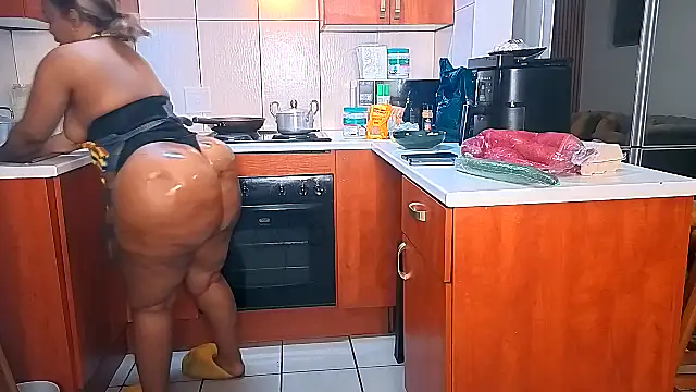 GiantBootyMilf online show from September 23, 8:38 pm