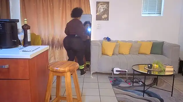 GiantBootyMilf online show from November 4, 1:48 pm