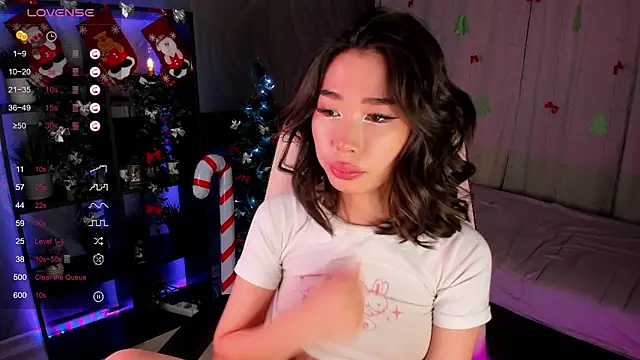 Snapshot of sensualily chatting on December 17, 4:12 pm sensualily online show from December 17, 4:12 pm