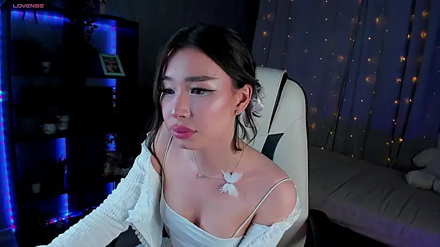 Snapshot of sensualily chatting on March 16, 12:23 am sensualily online show from March 16, 12:23 am